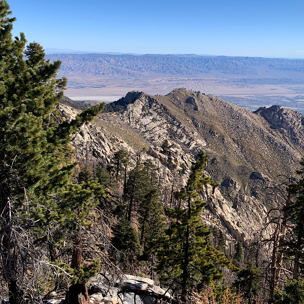 The views from the ridge towards the desert are spectacular.