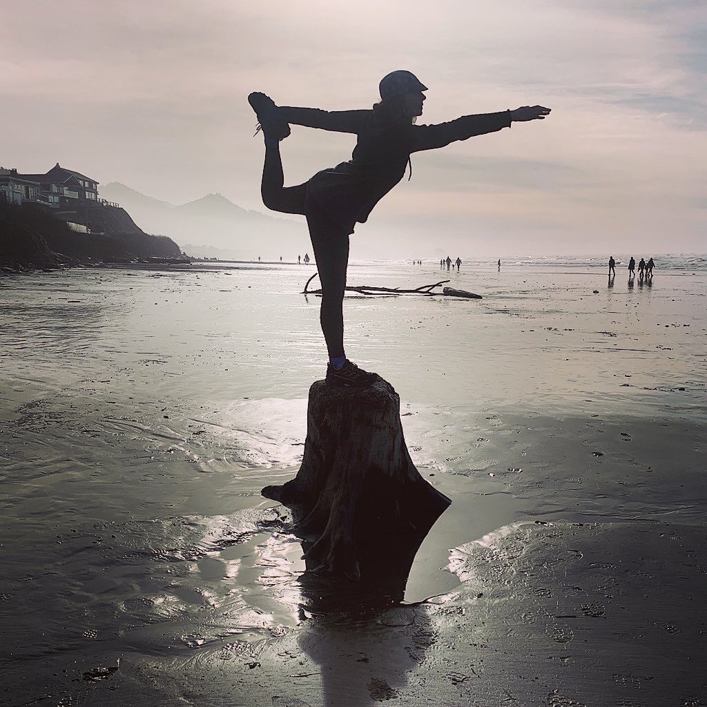 Dancer-upon-Stump (a few days ago in Oregon)